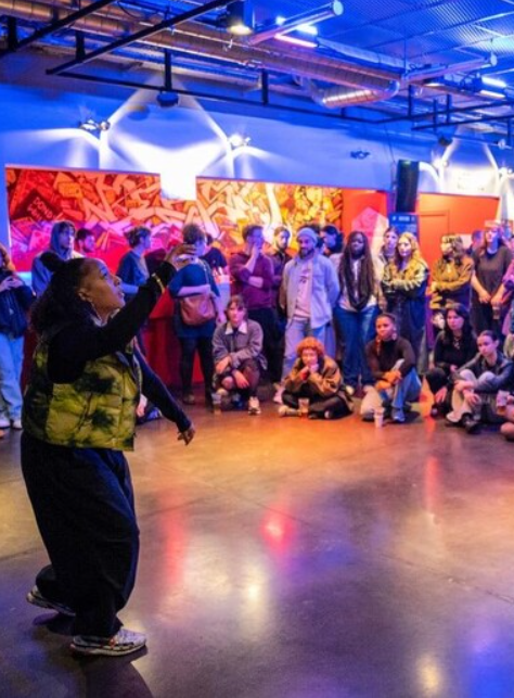 Hip Open Dance 2025 : Un danseuse devant un public