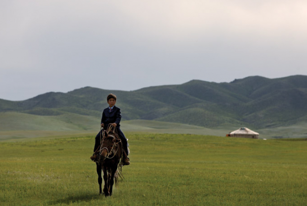 Les Racines du Monde : l'enfant sur son cheval