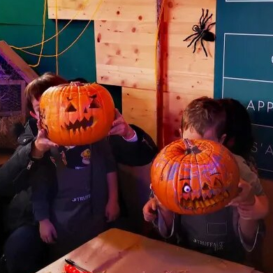 Halloween pour les enfants à Truffaut Rennes : sculpture de citrouille