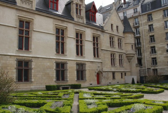 Chasse aux oeufs de Pâques à Paris - jardin des sens