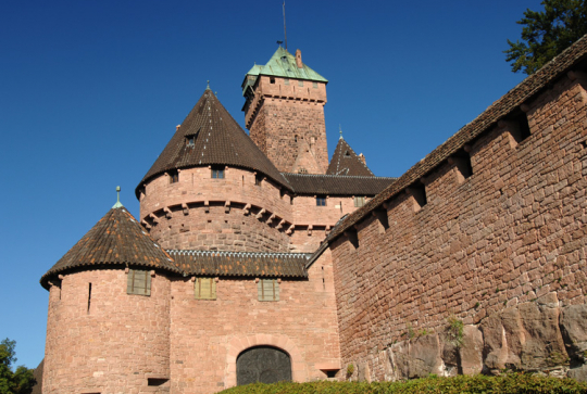 Vue du château du Haut-Koenigsbourg depuis l'Est