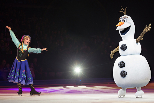 Ana et Olaf à Disney sur glace
