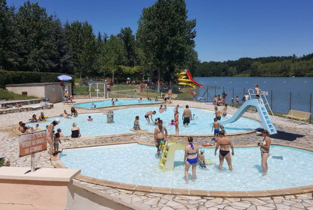 Parc de loisirs de Saint Sardos - Baignade en été
