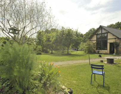 Extérieur : La Grange Théâtre à Thourie