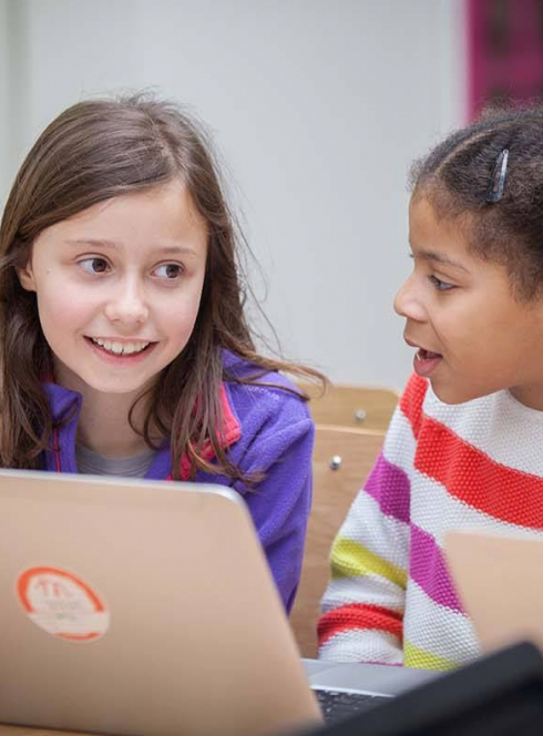 Code ton animation interactive avec Magic Makers dans le cadre des CinéKids "Ma petite planète chérie" au Forum des Images