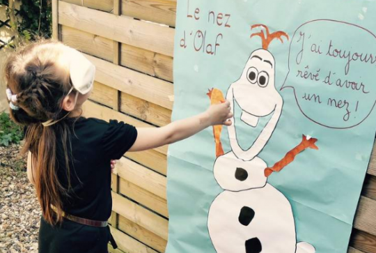 Comment organiser un anniversaire La reine des Neiges: déco