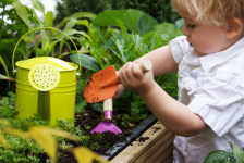 Les 48h de l'agriculture urbaine : enfant qui jardine
