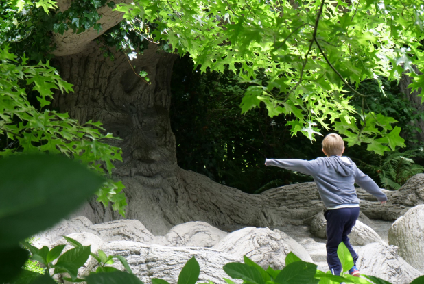 Terra Botanica : enfant et arbre