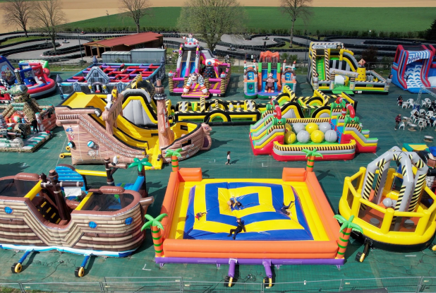 Jungle Parc à Corbas, le plus grand parc de structures gonflables de France