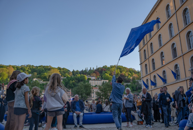 BLEU aux SUBS - Drapeau