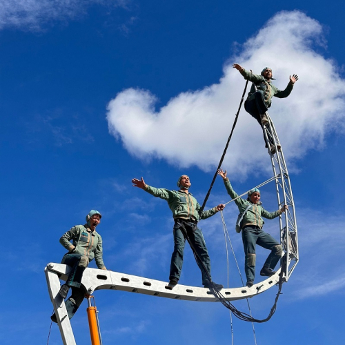 Gagarine is not dead - compagnies En corps En l'air et Les Sanglés