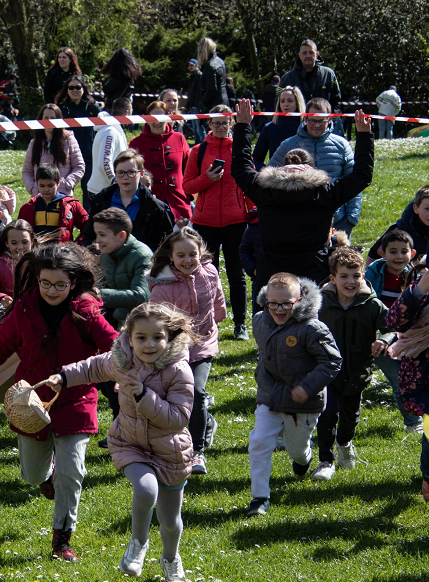 Chasses aux œufs à La Chapelle d'Armentières : les enfants s'élancent pour retrouver les surprises