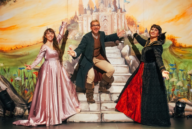 Les chansons préférées de l’Oncle Walt : devant le château