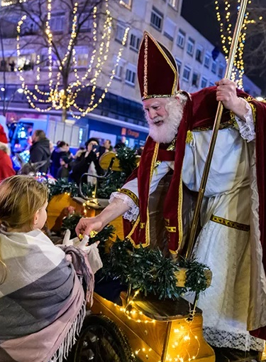 Saint Nicolas : cortège en famille dans le Nord