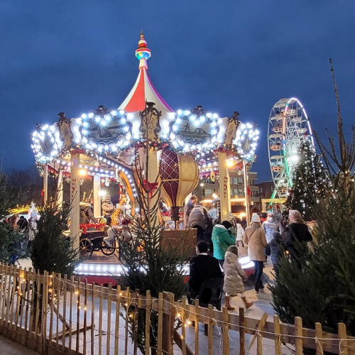 La Féérique de Dunkerque : Manège, sapins de Noël et Grande Roue