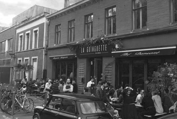 La Guinguette de la Marine en noir et blanc