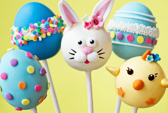Pop cakes de Pâques : lapins et œufs