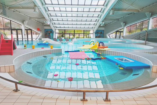 Le Top Des Piscines A Lyon Pour Se Baigner En Famille Citizenkid