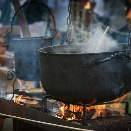 Fête de la soupe à Roubaix : Deux chaudrons de soupe en extérieur