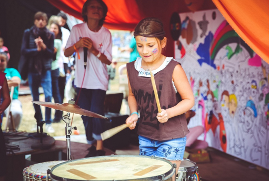 Rock en Seine : batterie pour les enfants au Mini Rock