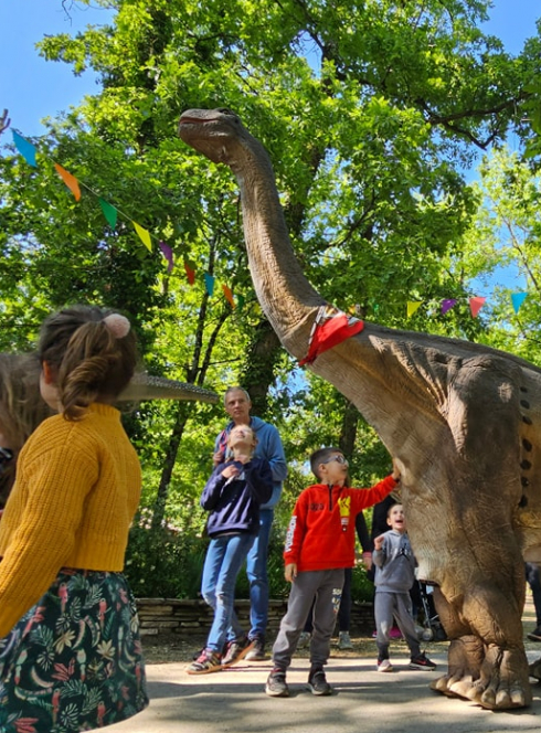 AnimaParc® Occitanie : parade de dinosaures