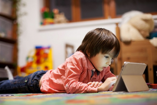 Comment protéger son enfant des dangers d’Internet ?