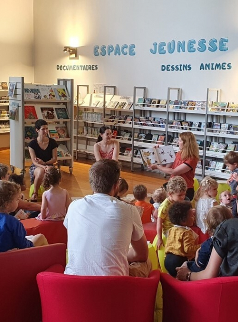 Des livres et des bébés