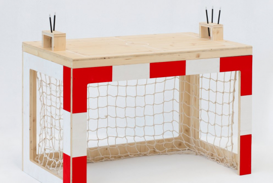 Bureau façon cage de foot