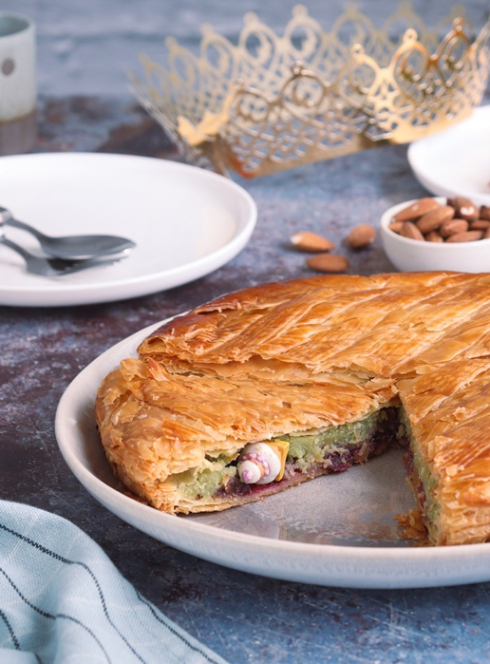 Épiphanie : Galette des rois avec fève et couronne