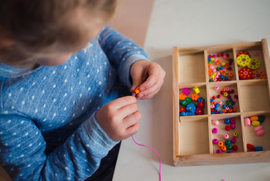 Des idées pour que vos enfants s'occupent (et s'amusent) seuls - Bijoux