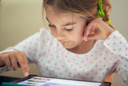 Comment protéger son enfant des dangers d’Internet ?