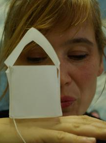 Un oiseau sur le bras