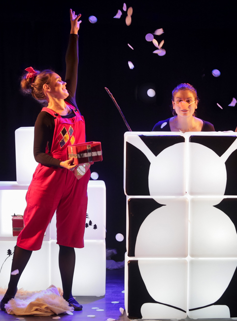 Sur les pas du Père Noël - Cie Belles Productions