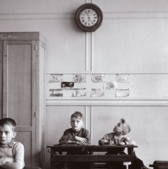 La pendule - Robert Doisneau