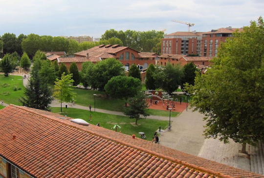 Jardin Raymond VI vu de l'hôpital de la Grave