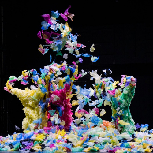 Mer plastique - Tidiani N'Diaye un spectacle  danse comédiens sur scène