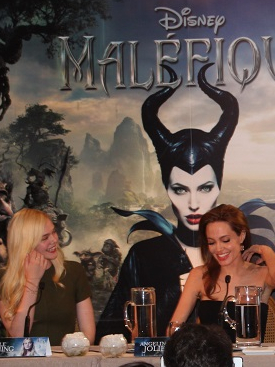 Angelina Jolie et Elle Fanning en conférence de presse à Paris