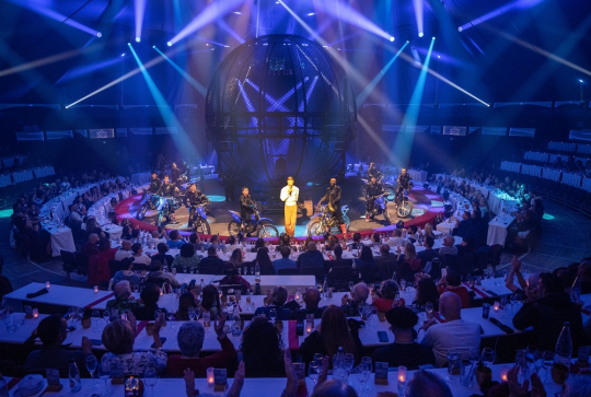 40 ans, la tournée anniversaire - Cirque Arlette Gruss : Piste sous chapiteau
