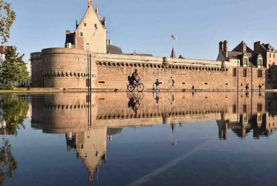 Parcours le Voyage à Nantes à vélo : château, miroir d'eau