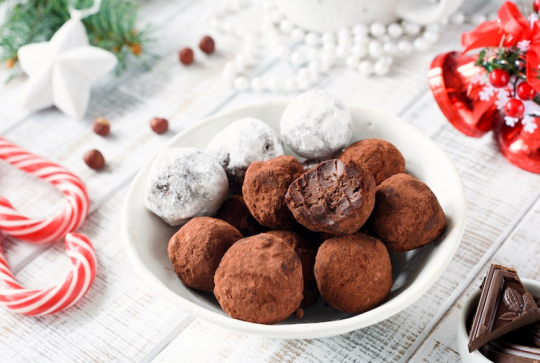 Préparez des chocolats avec vos enfants pour Noël - Truffes