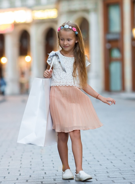 Shopping fillette à Paris