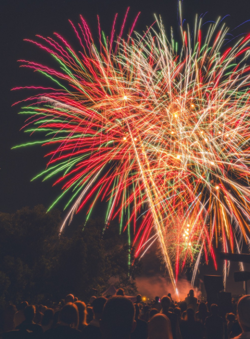 Fête nationale à Meyzieu : feu d'artifice au dessus de l'eau