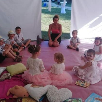 Zip Anime : jeux sous la tente