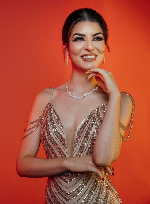 Concert Princesses : Chanteuse en tenue de soirée
