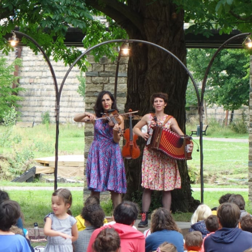 Aux Heures d'été : festival aux douves du château des Ducs de Bretagne