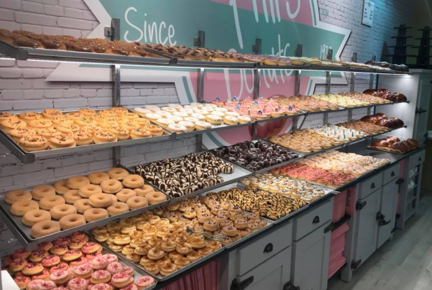 Bienvenue chez Hill's Donuts