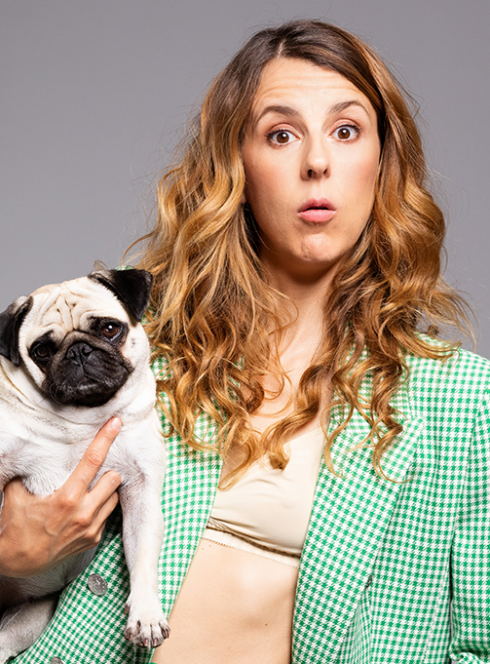 Marseille(s), je vous offre un vers : Nicole Ferroni avec un carlin dans les bras