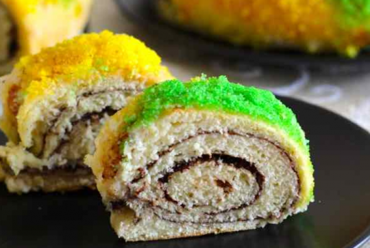 Des recettes originales pour Mardi gras en famille - Le king cake coloré