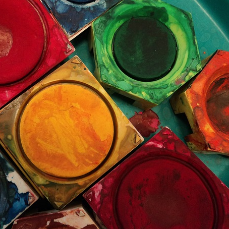 Eveil artistique : musique et peinture pour les tout-petits