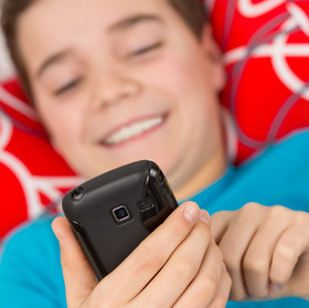 Enfant téléphone portable